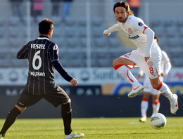 Antalyaspor ikinci yarıda vurdu Antalyaspor ikinci yarıda vurdu