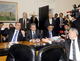 Milletvekilleri yine birbirine girdi Milletvekilleri yine birbirine girdi